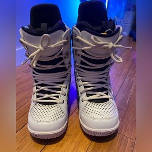 Burton white snowboarding boots with black accents